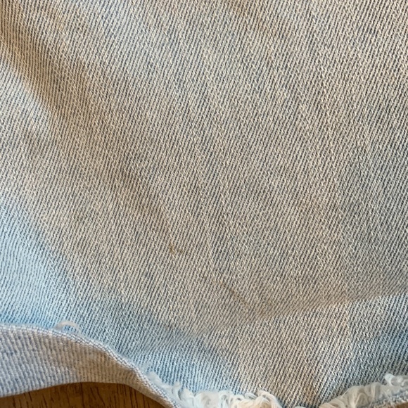 Women’s wild fable, butterfly, light colored jeans shorts, size 8 - Picture 4 of 4